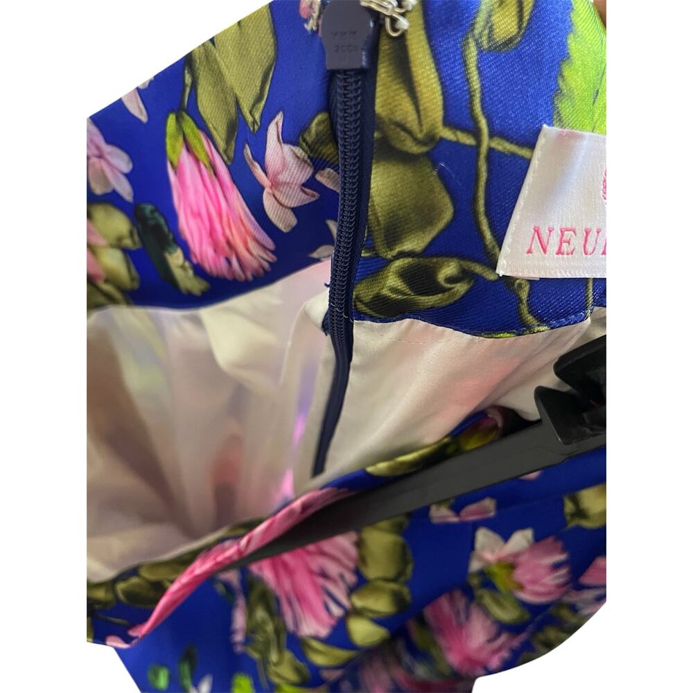 Stunning NEUBYRNE Blue Floral Taffeta Wide Leg
Palazzo Pants - Picture 5 of 6